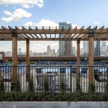 Global Luxury Suites At Newport Jersey City Exteriör bild