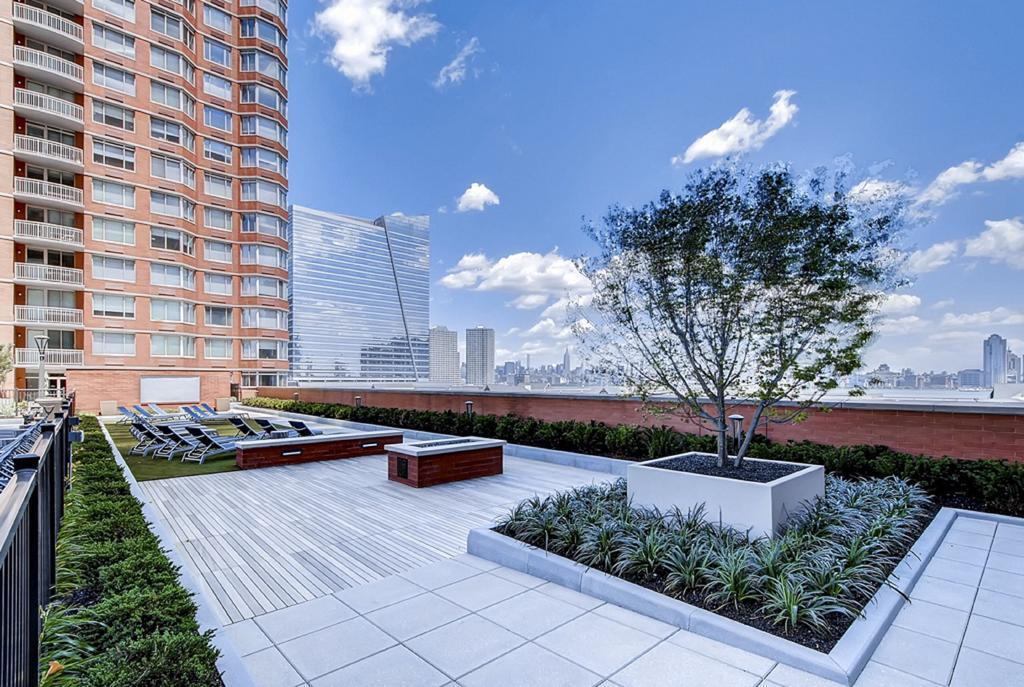 Global Luxury Suites At Newport Jersey City Exteriör bild