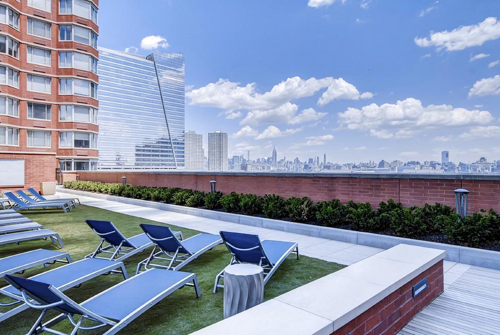 Global Luxury Suites At Newport Jersey City Exteriör bild