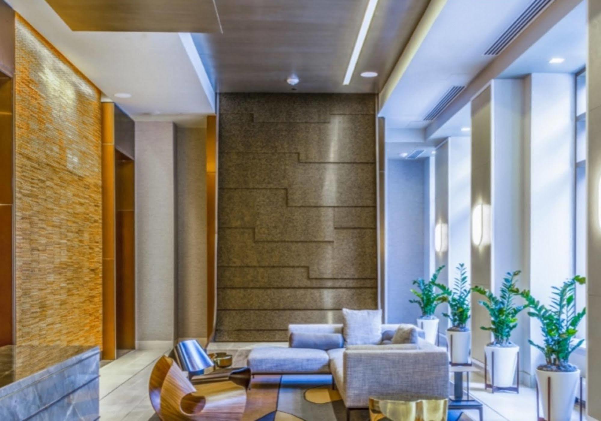 Global Luxury Suites At Newport Jersey City Exteriör bild