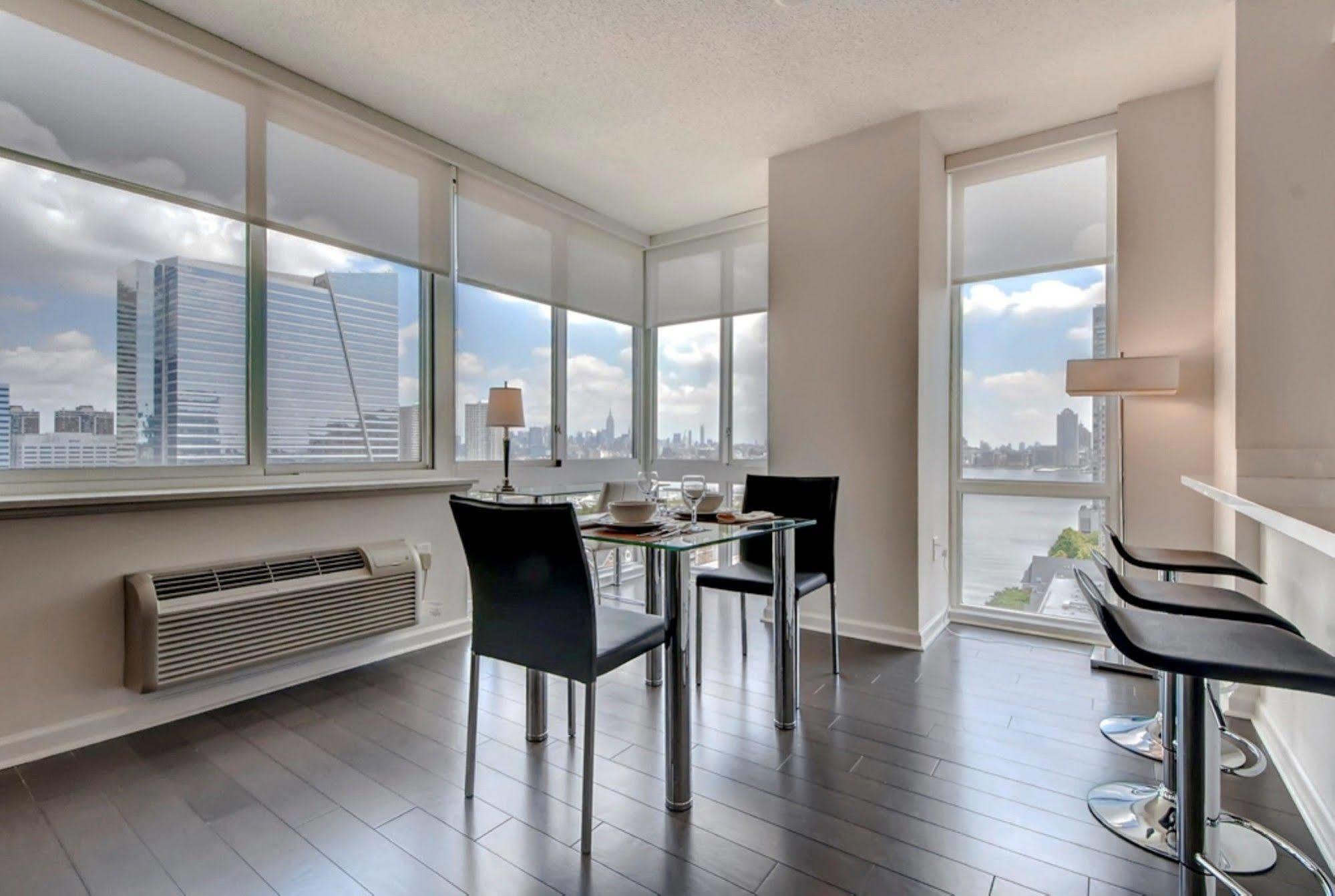 Global Luxury Suites At Newport Jersey City Exteriör bild