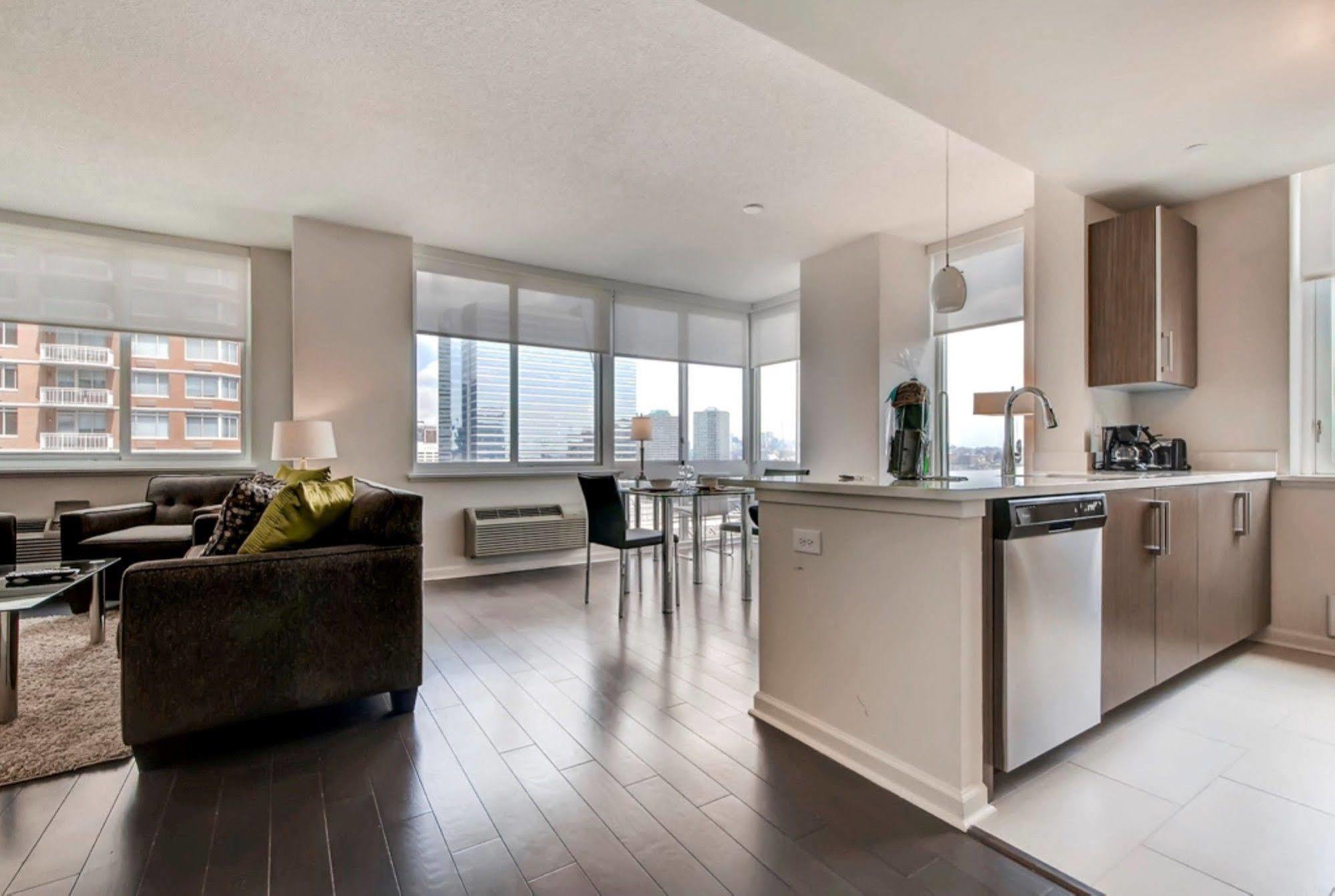 Global Luxury Suites At Newport Jersey City Exteriör bild