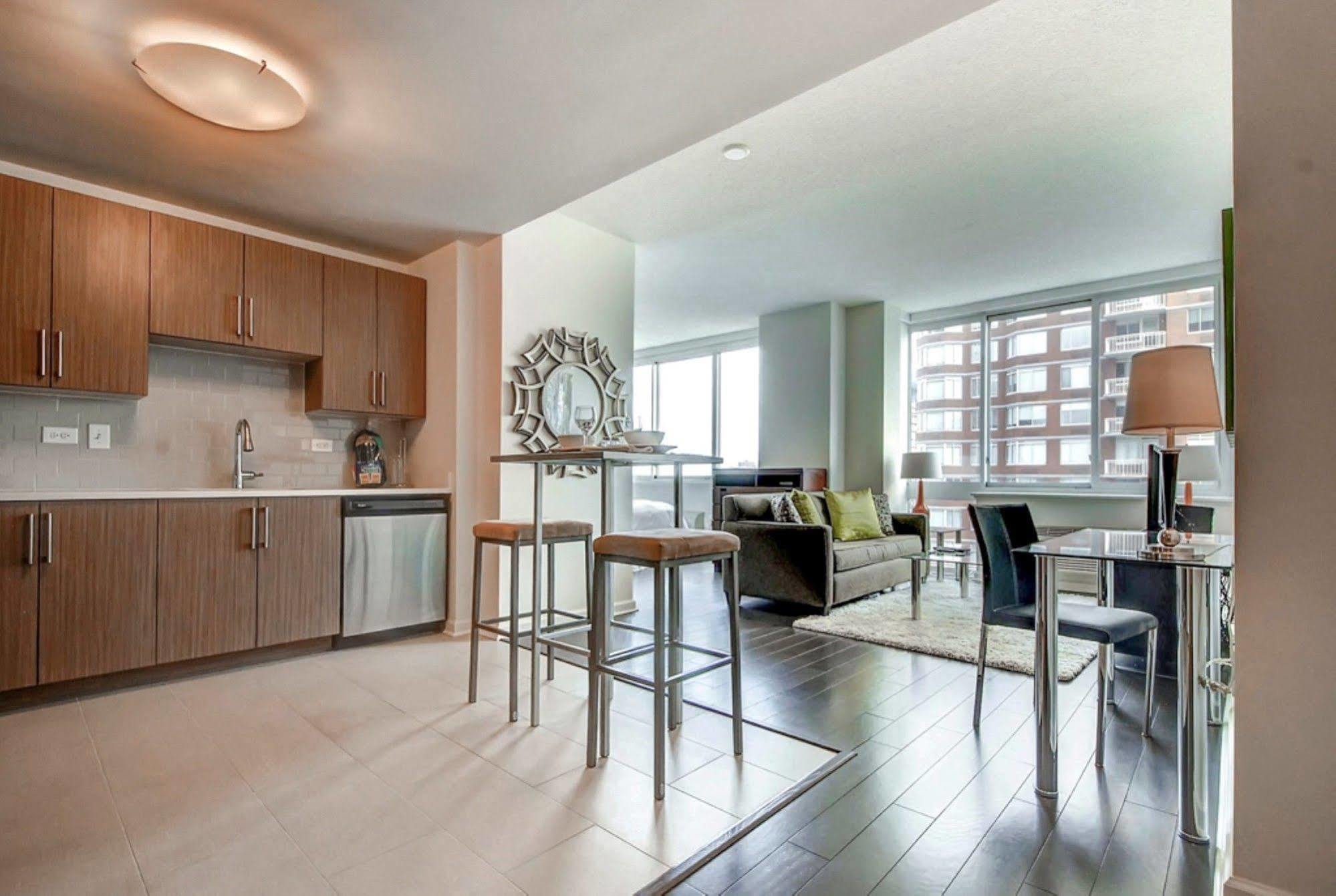 Global Luxury Suites At Newport Jersey City Exteriör bild