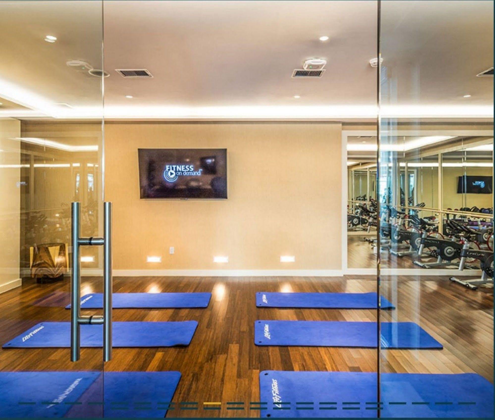 Global Luxury Suites At Newport Jersey City Exteriör bild